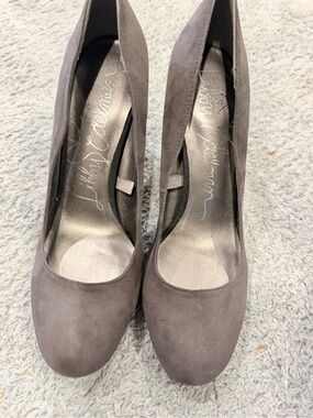 Libby Edelman grey suede pumps with beaded heel